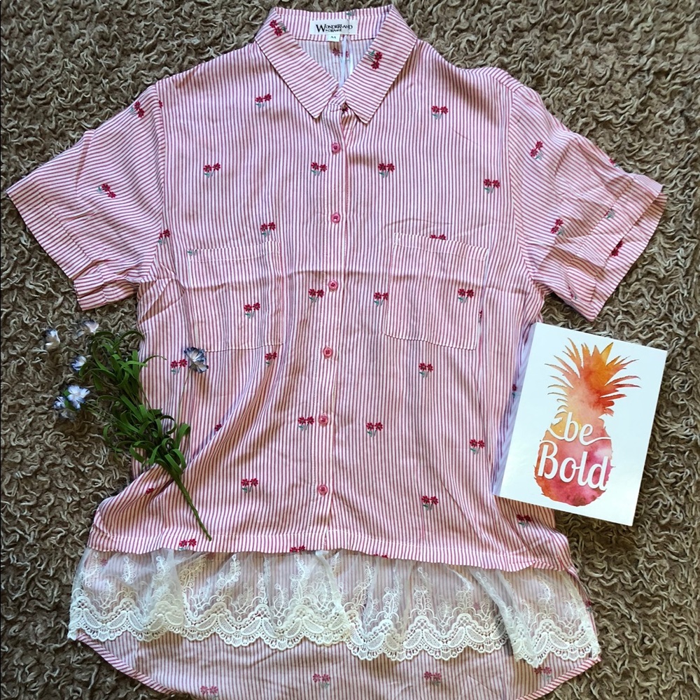 Floral striped ruffled shirt (size M/L)